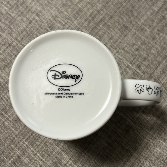 BNWOT Disney Mickey Mouse and Goofy Black and White Mug Unisex Gift - Picture 6 of 6